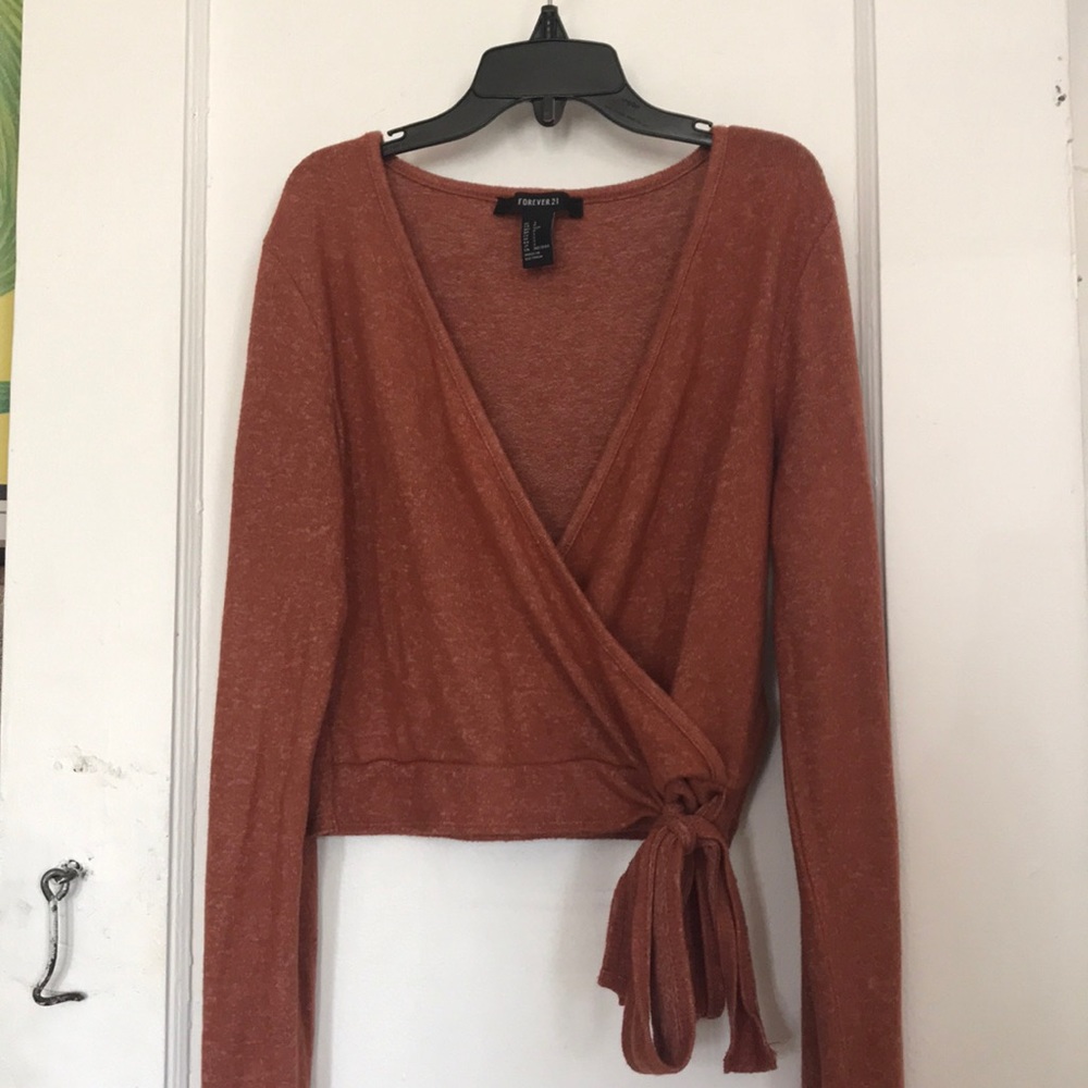 Super soft crop top with a tie at the waist